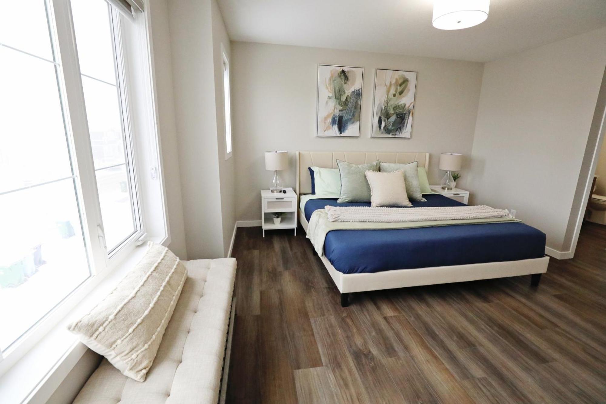 Relax In Comfort, Airport, Crossiron Mills Holiday home *