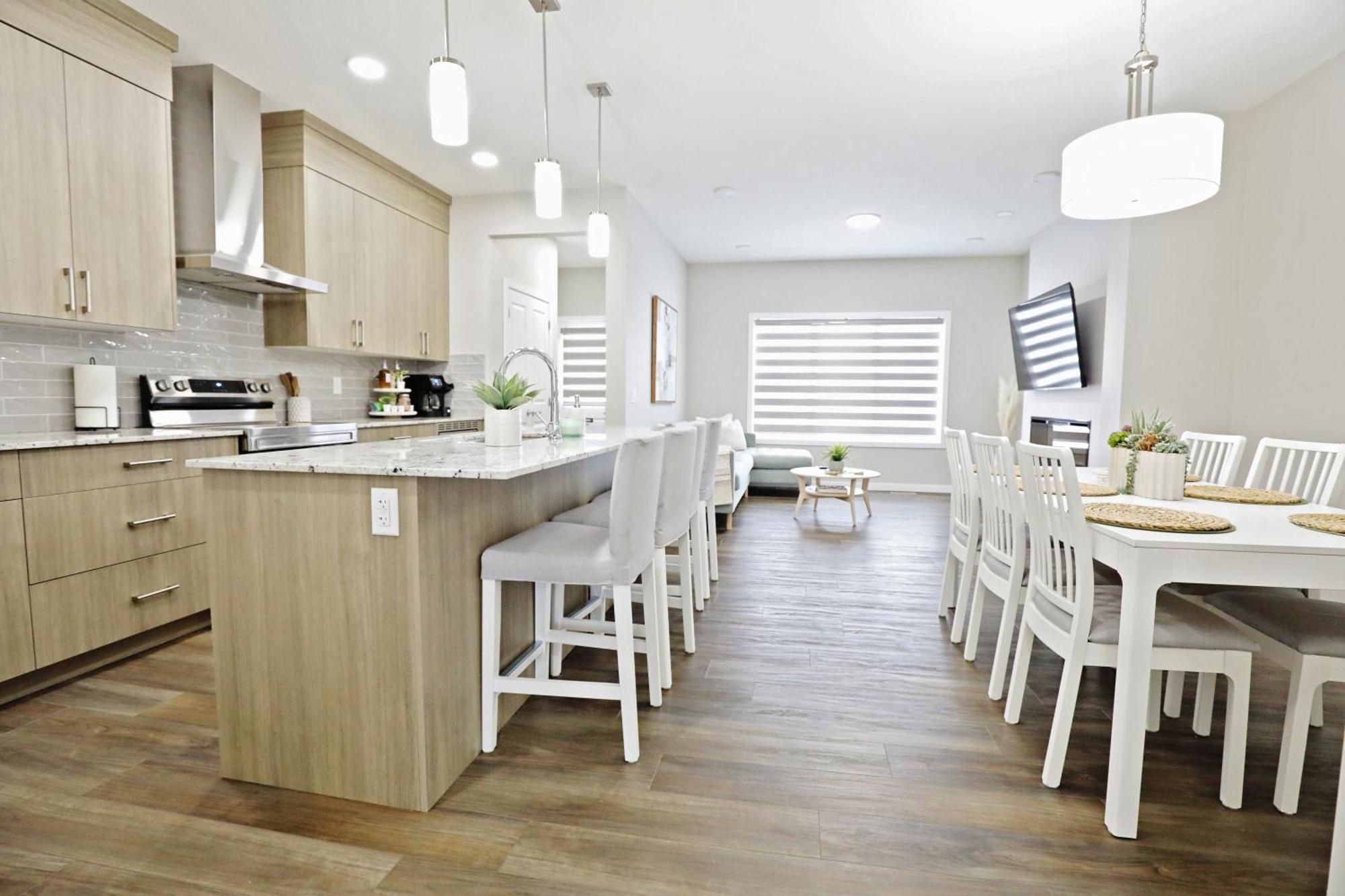 Relax In Comfort, Airport, Crossiron Mills Holiday home *