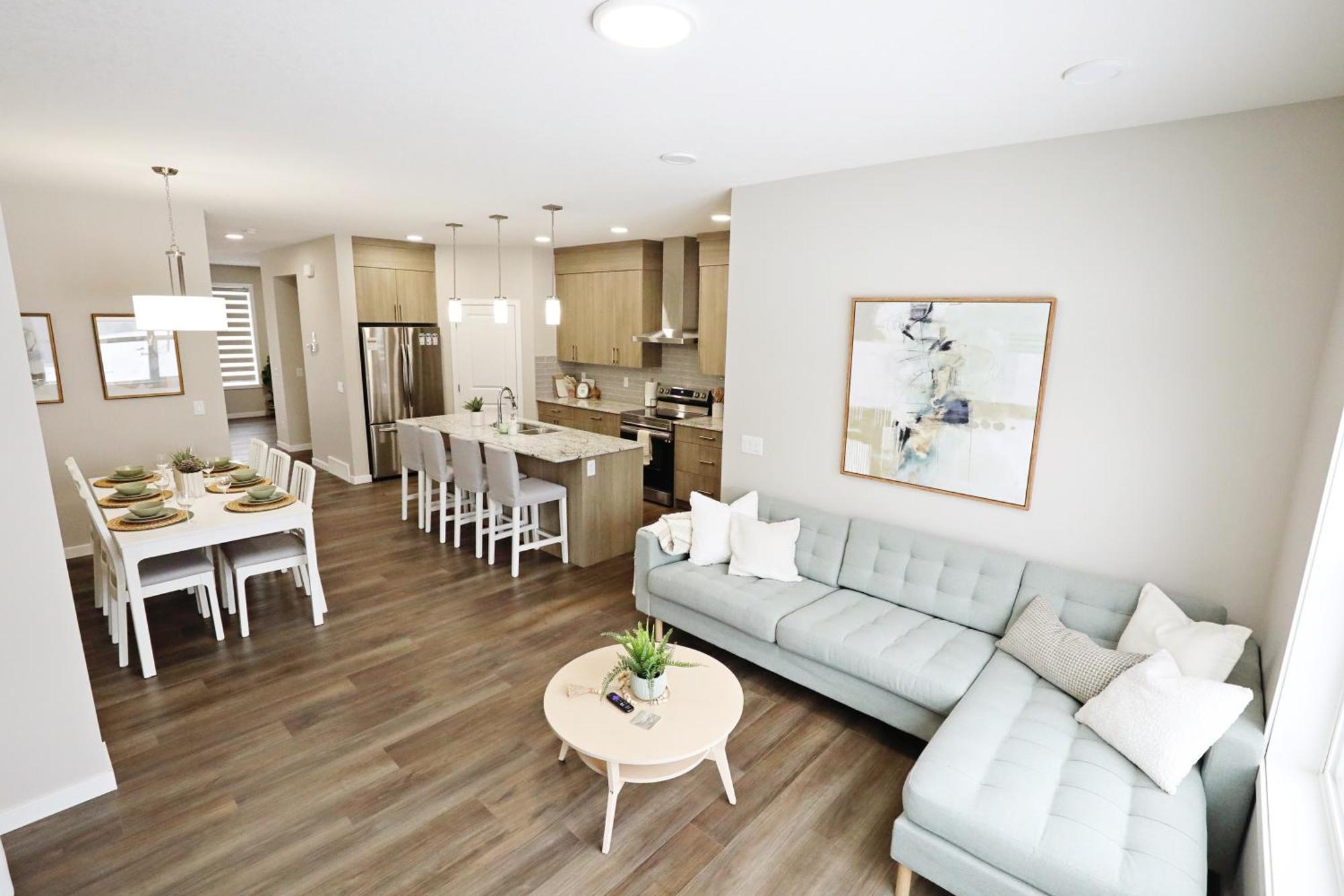 Relax In Comfort, Airport, Crossiron Mills Holiday home